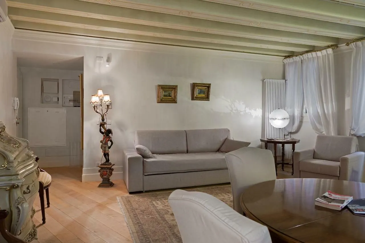 Luxury And Romantic Secret Escape In Venice! Hotel