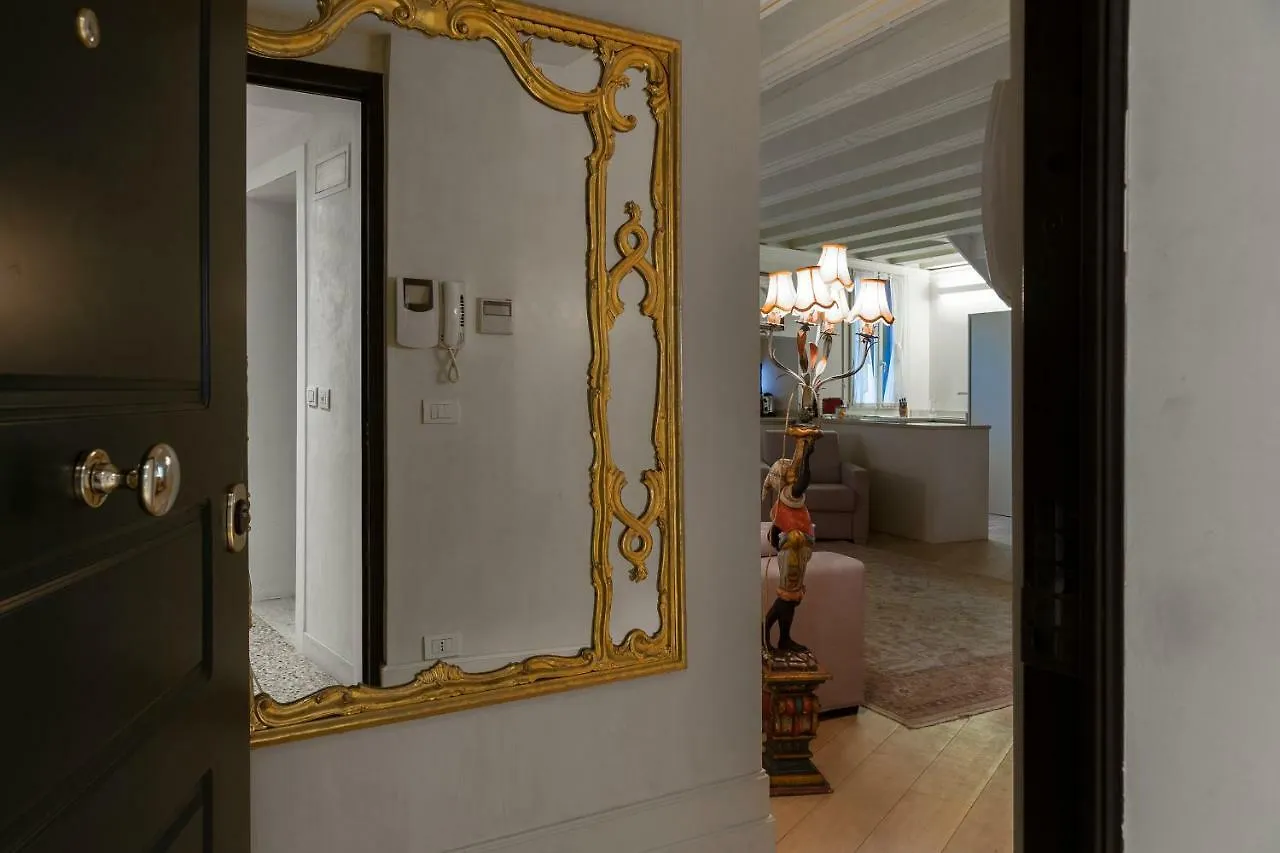 Luxury And Romantic Secret Escape In Venice! Hotel 0*, Venice
