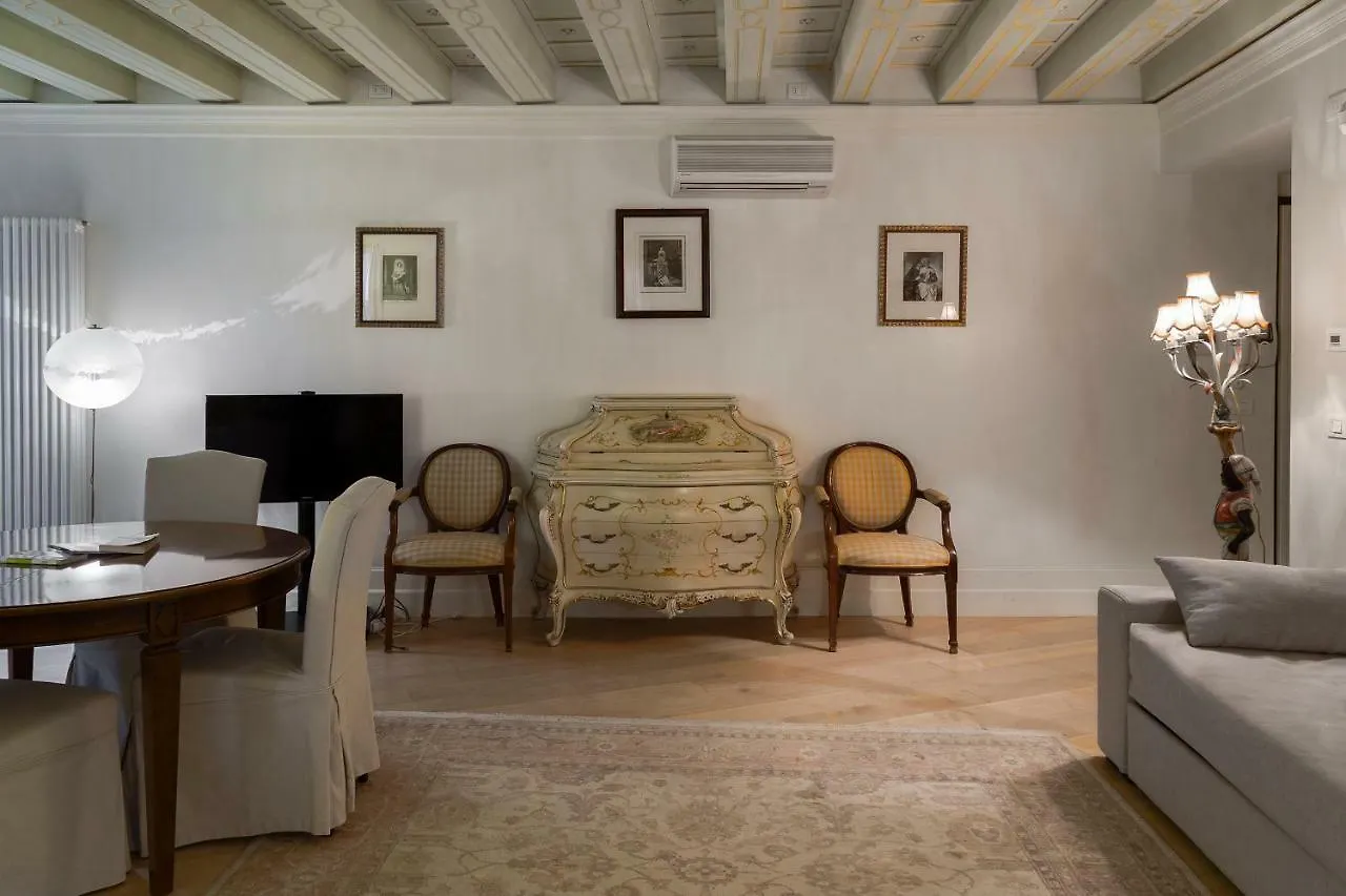 Luxury And Romantic Secret Escape In Venice! Hotel 0*, Venice Italy