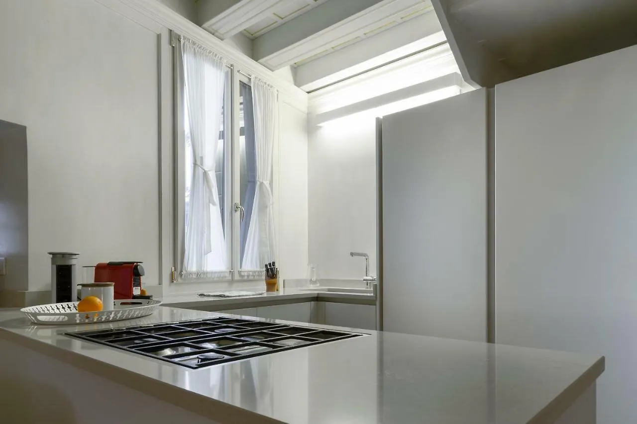Luxury And Romantic Secret Escape In Venice! Hotel Apartment