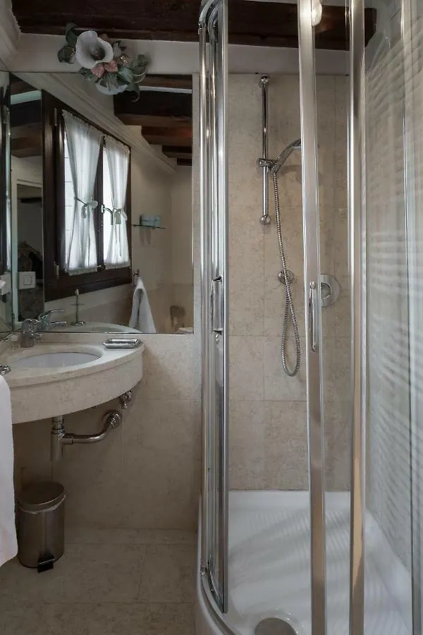 Luxury And Romantic Secret Escape In Venice! Hotel 0*, Venice
