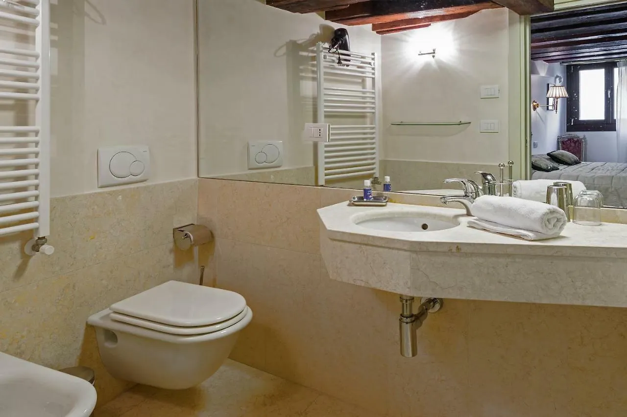 Luxury And Romantic Secret Escape In Venice! Hotel Venecia