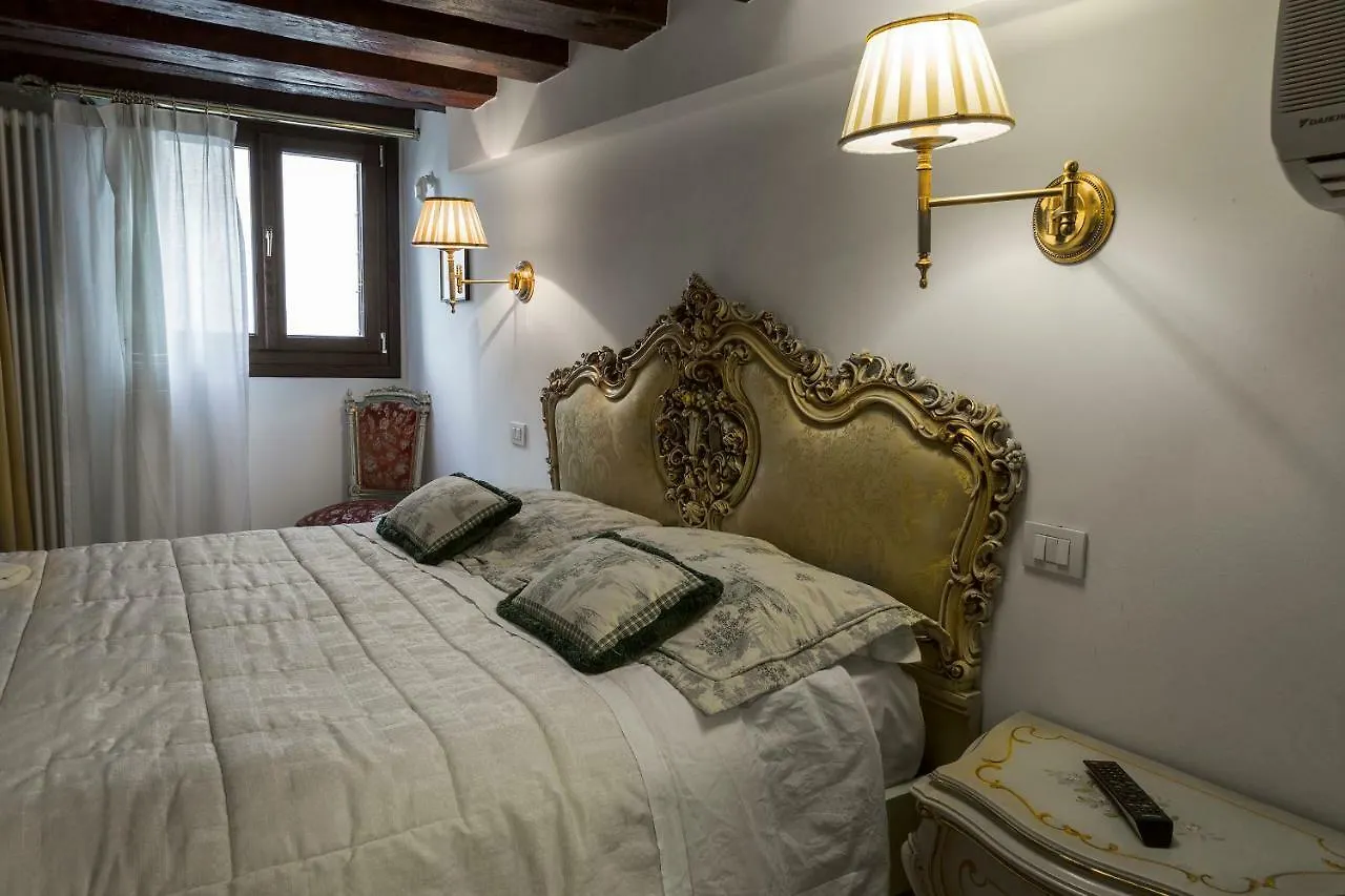 Luxury And Romantic Secret Escape In Venice! Hotel Italy