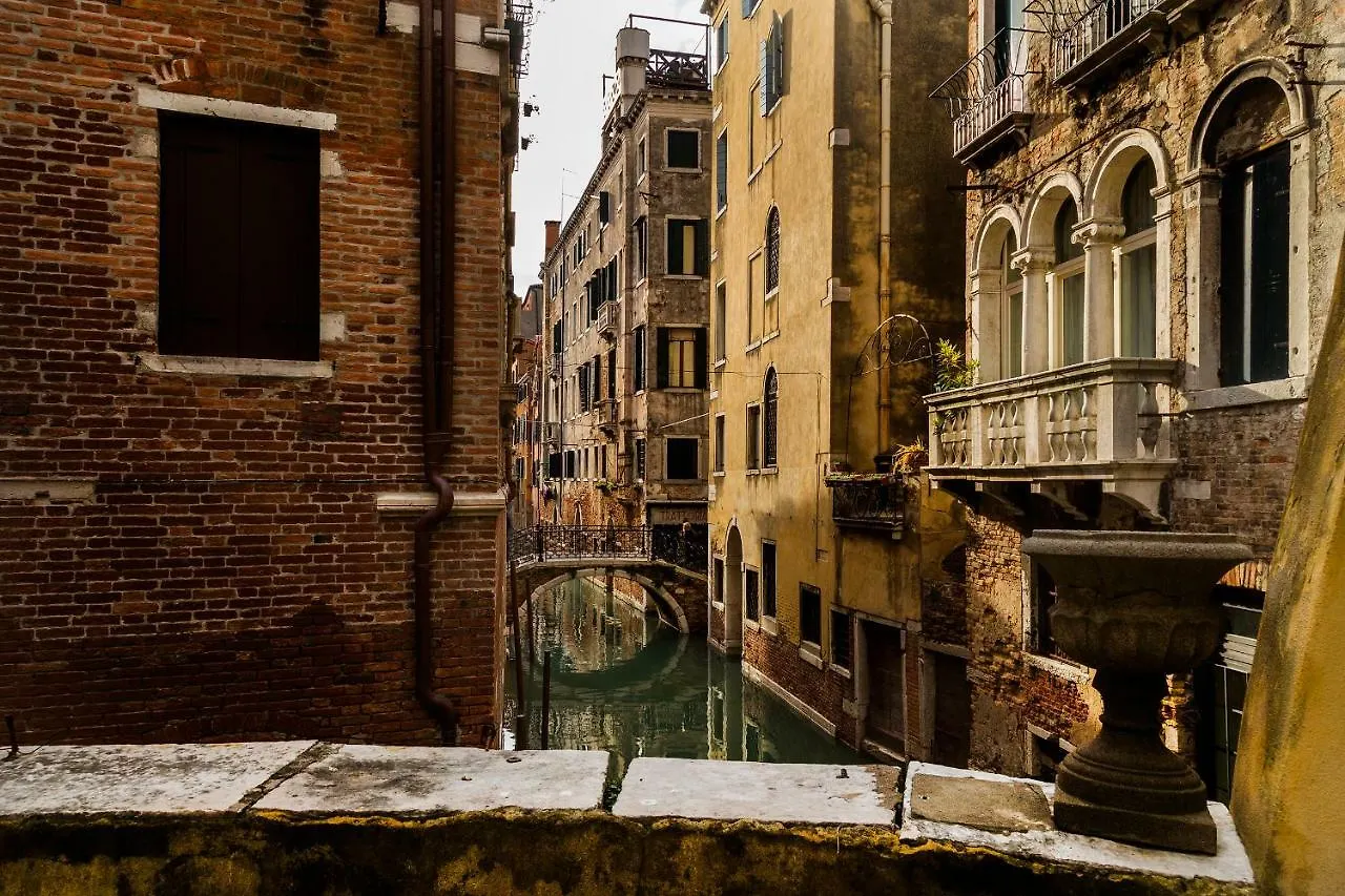 Luxury And Romantic Secret Escape In Venice! Hotel